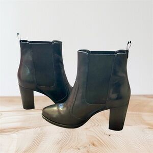 Seychelles Hustle Platform Chelsie Black Pull On Heeled Boots Womens size 9